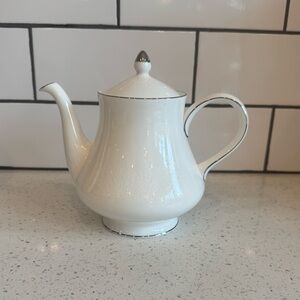 Wedgwood “Silver Ermine” Bone China Coffee Pot / Teapot